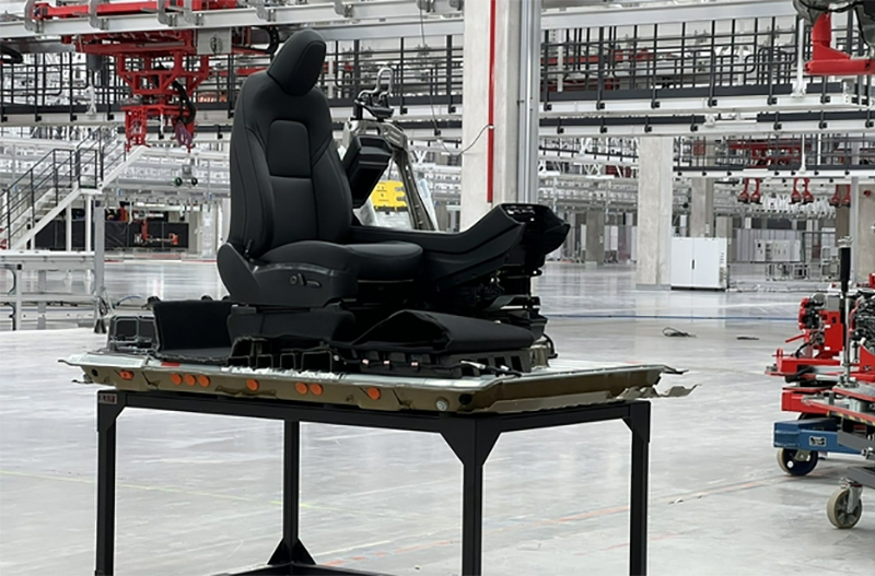 Model Y的结构电池组上安装汽车座椅（资料：来自新浪汽车）