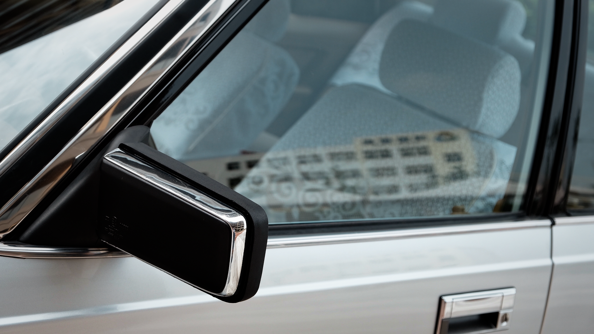 让我们看一下这辆车的内饰