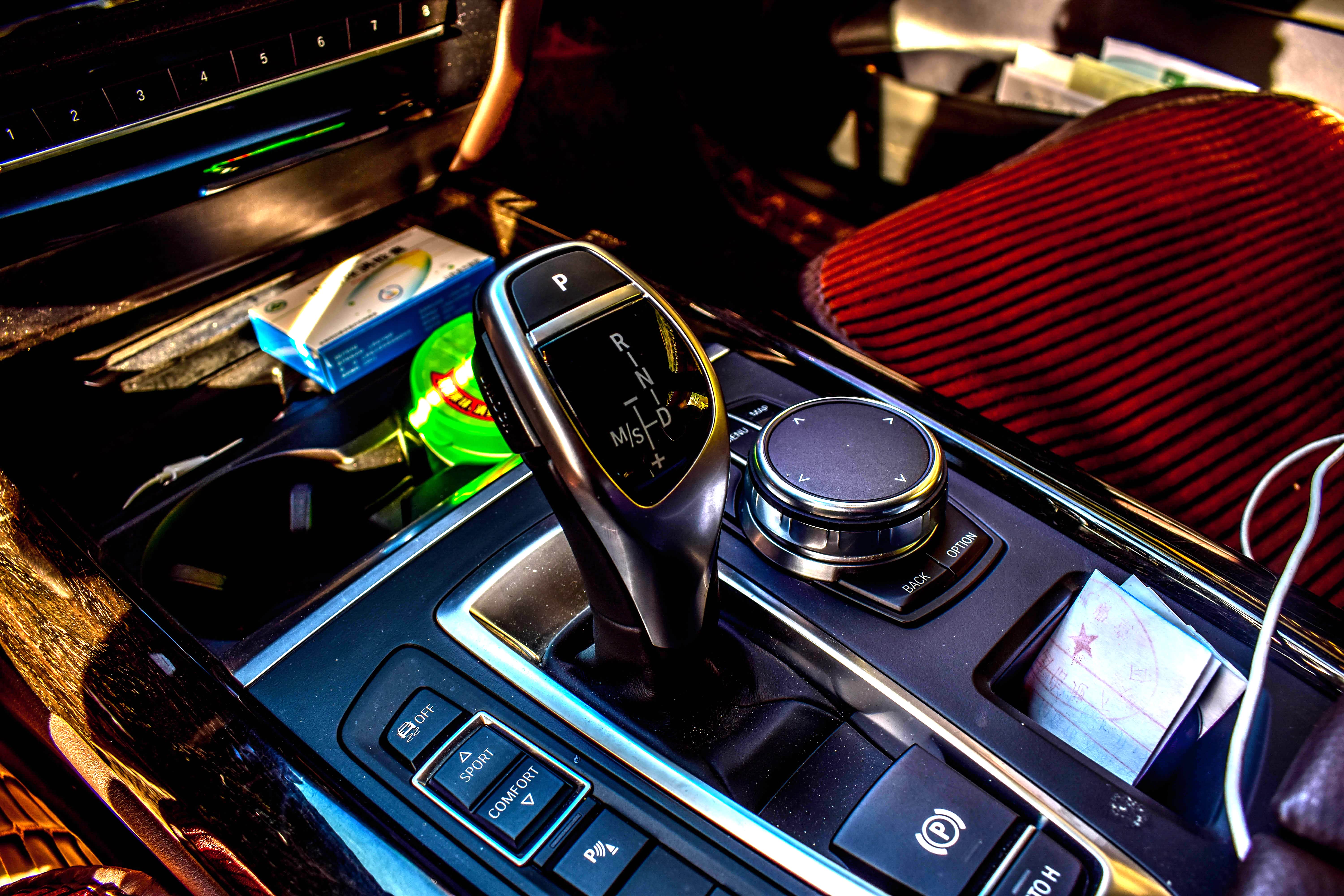 传说的鸡腿挡，还是纯正的宝马，
不像现在国产的宝马，1系都不是鸡腿挡。