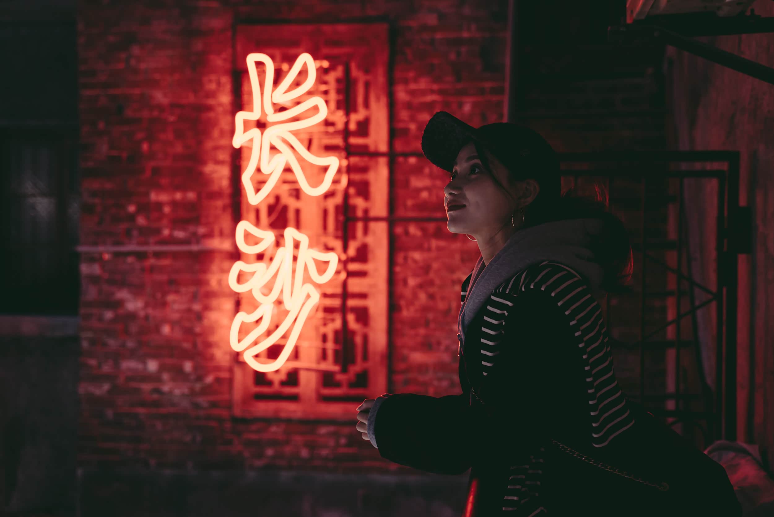 超级文和友真的是一个考验摄影技术的地方， 在这里你随时能找到各种不同的拍摄角度