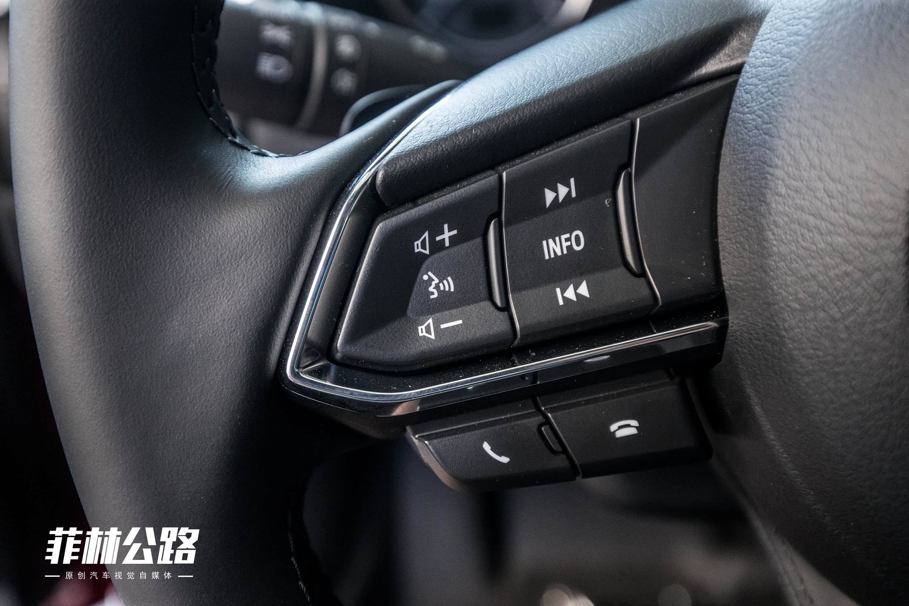 2018款 2.5L 蓝天尊崇版