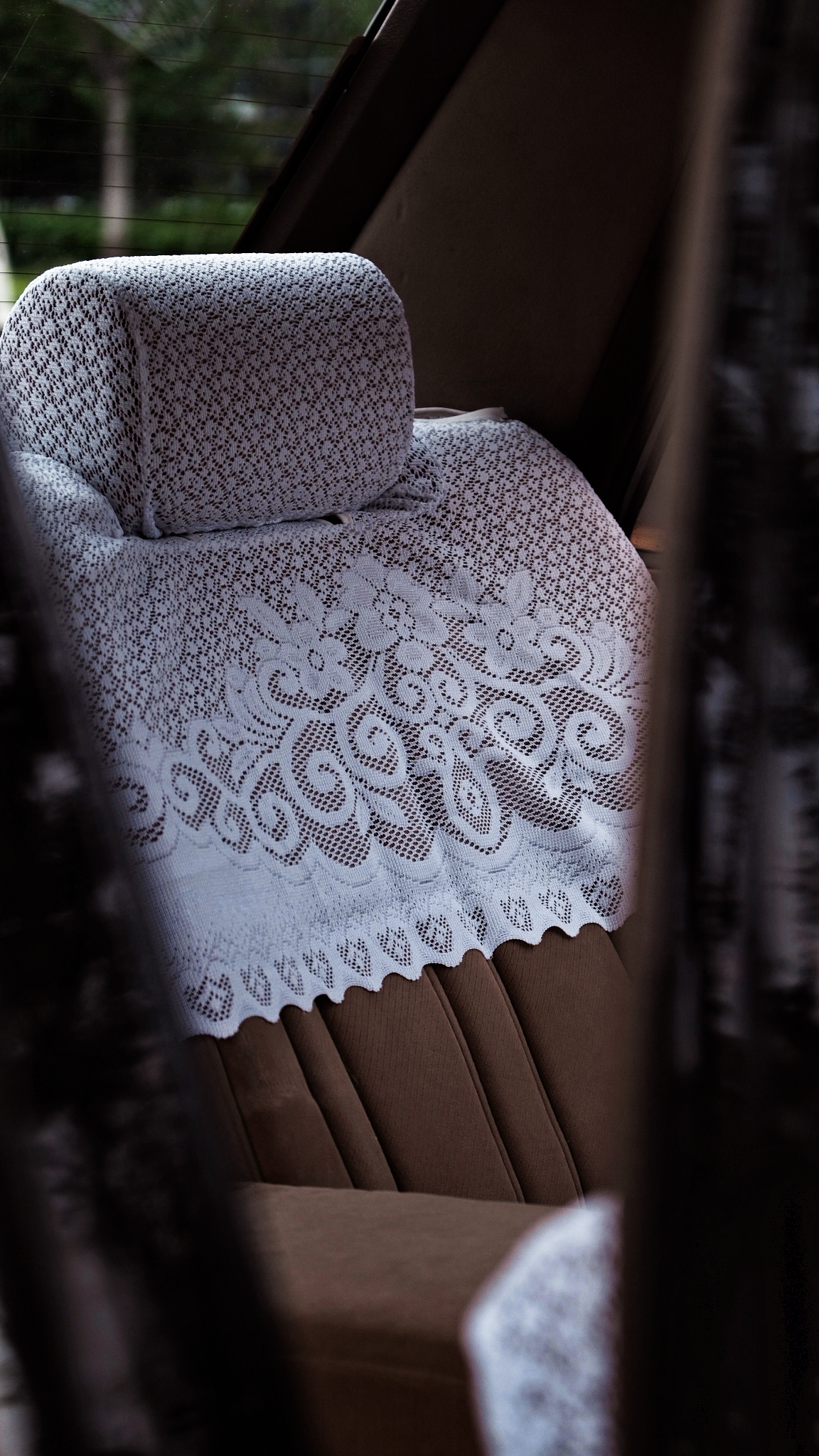 蕾丝工艺品的座套，当年贵重的家电必须要套上