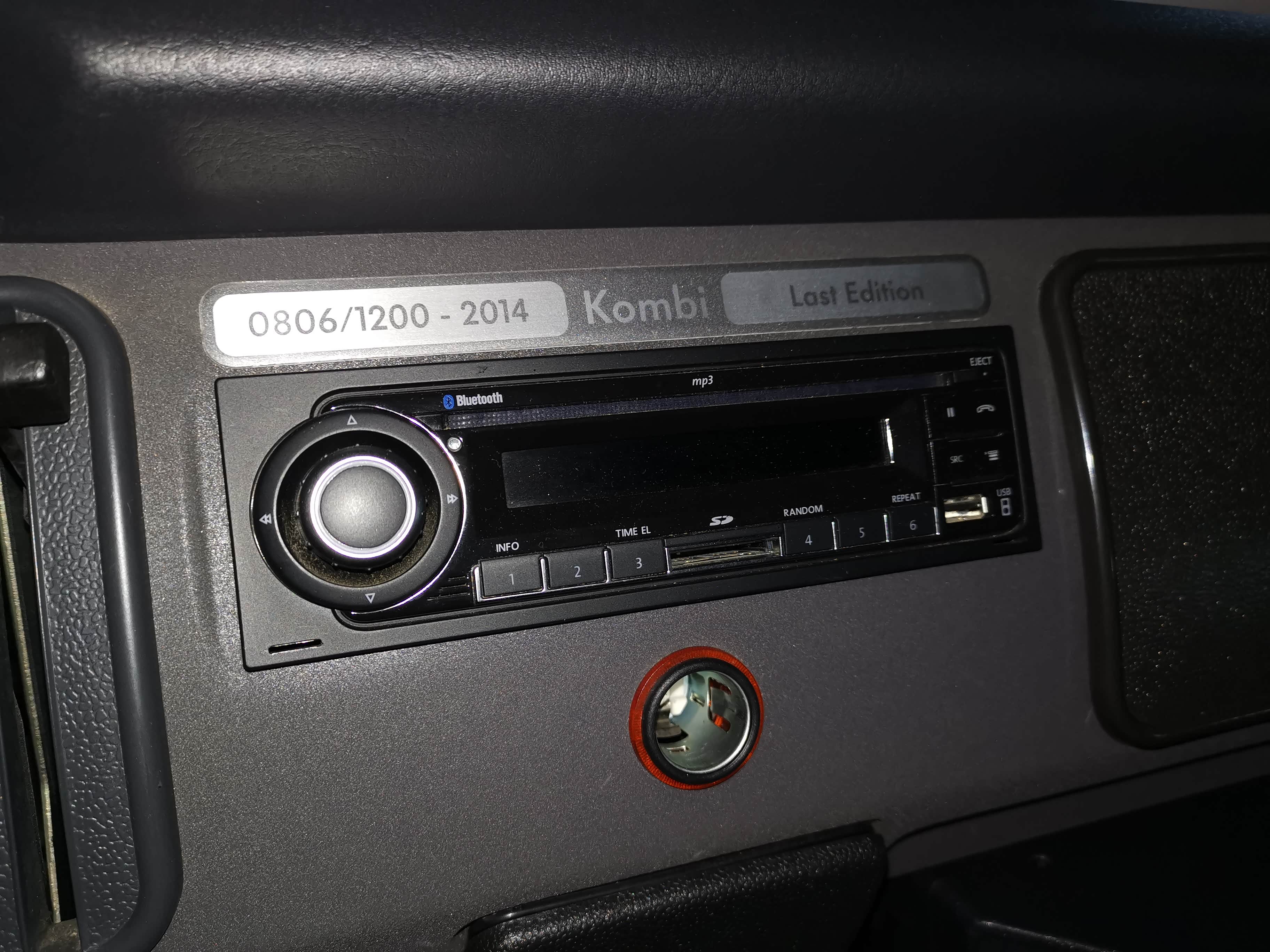 限量1200台的第806台标识