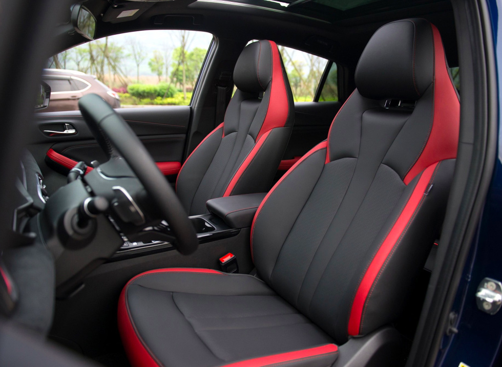 配图为 2020款 270T 自动智联科技版