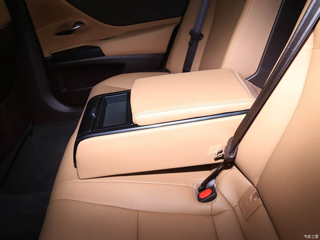 配图为2020款 200 卓越版