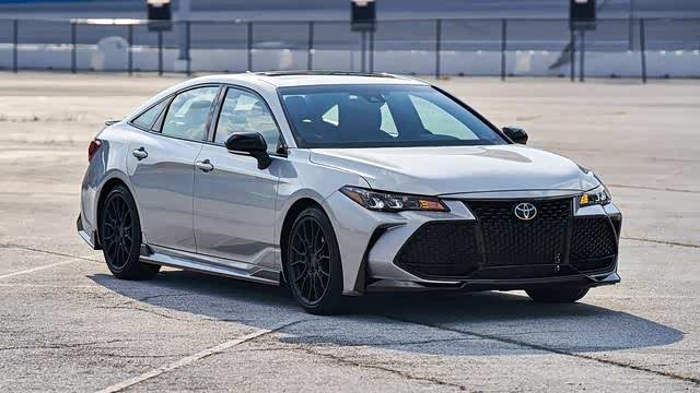 2020款亚洲龙TRD车型