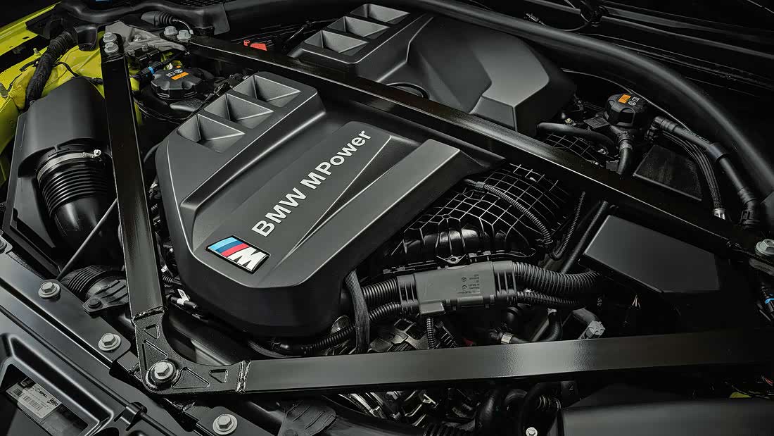 全新宝马M4雷霆版