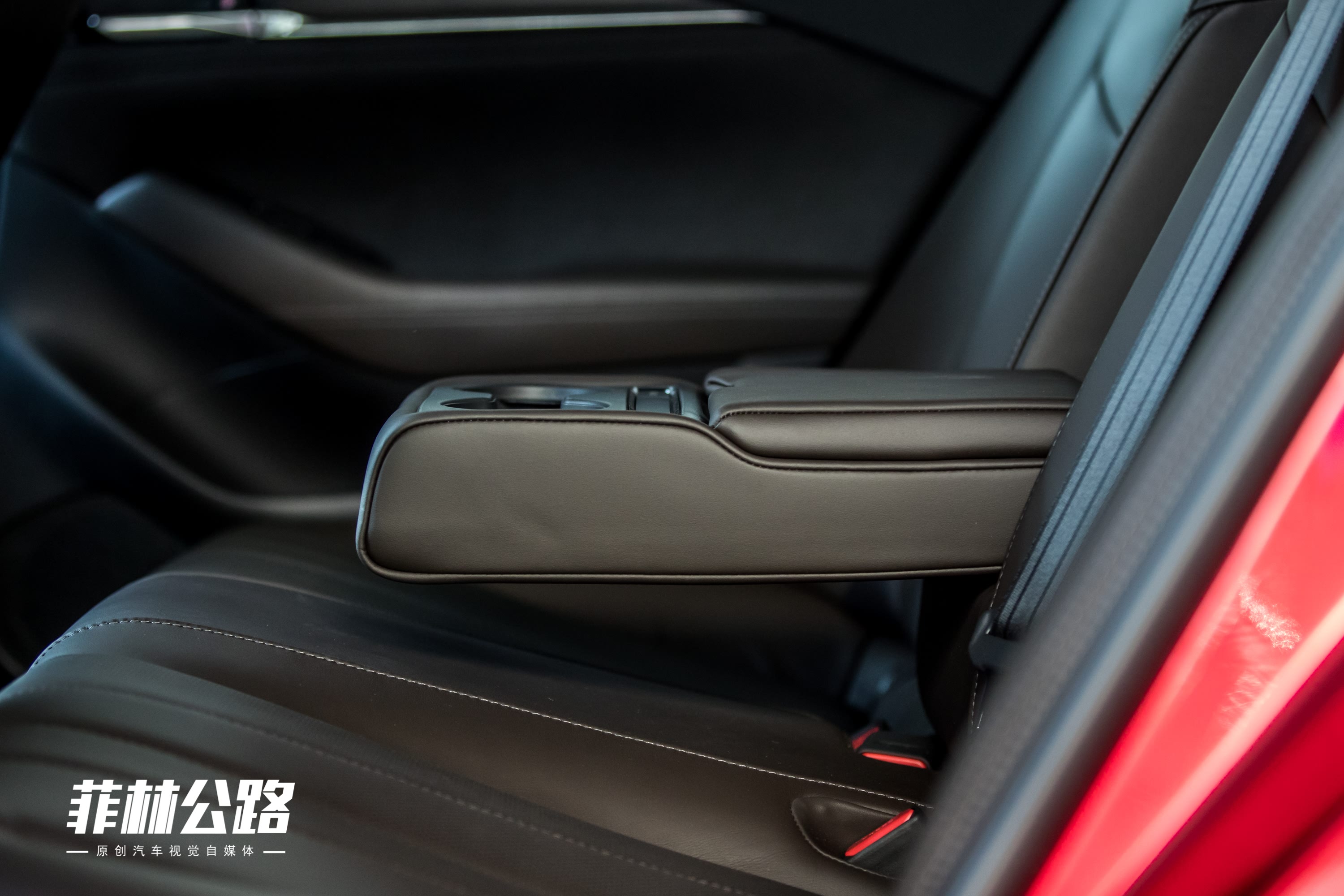 2020款 2.5L 蓝天至尊版