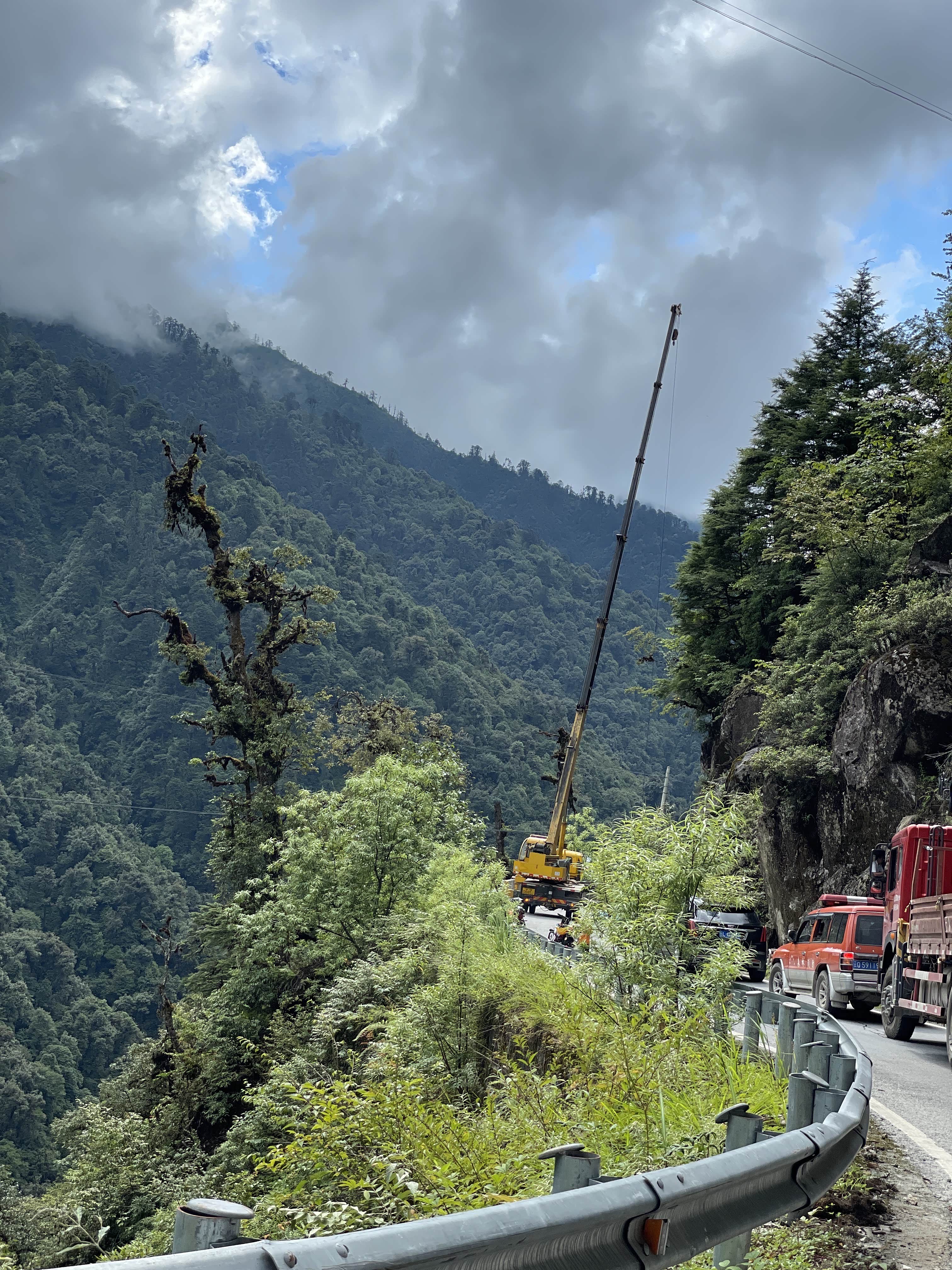吊车在电力施工