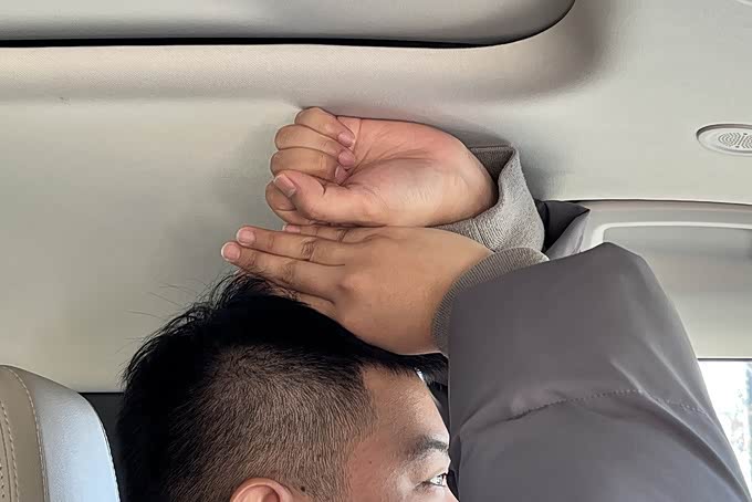 前排座椅乘坐感受（4分）