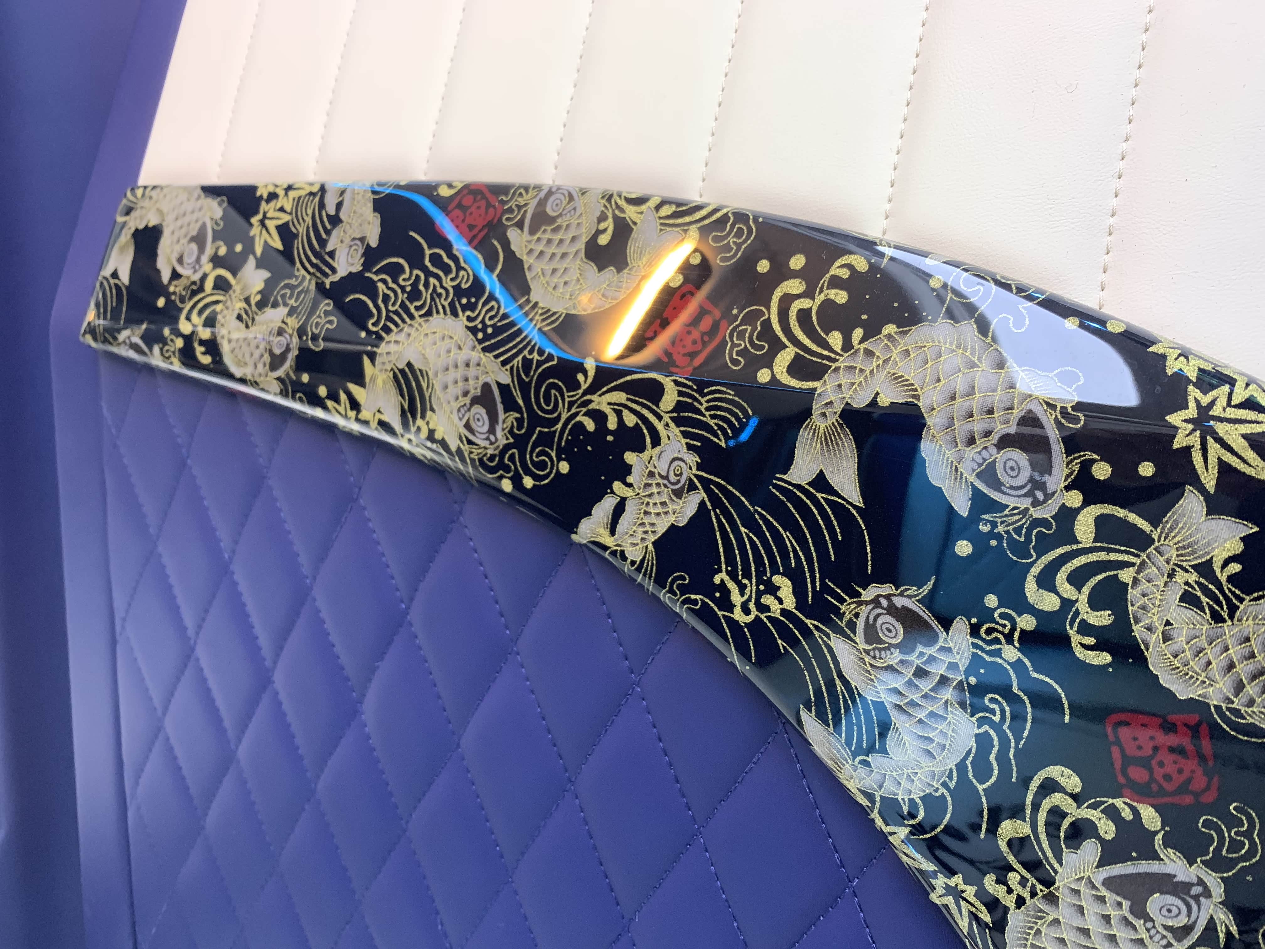 隐藏座椅的桃木装饰件