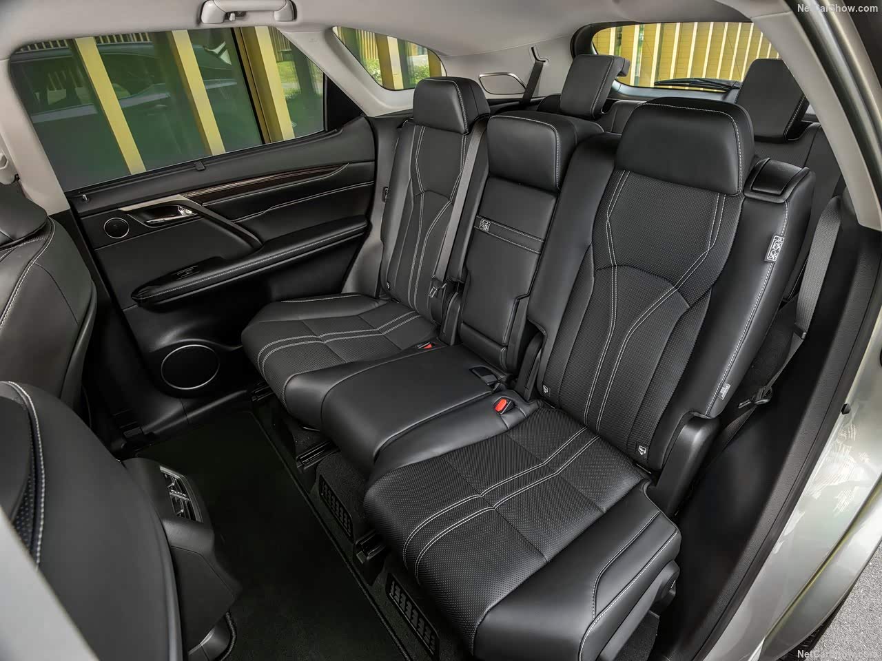 RX450hL第二排超大腿部空间