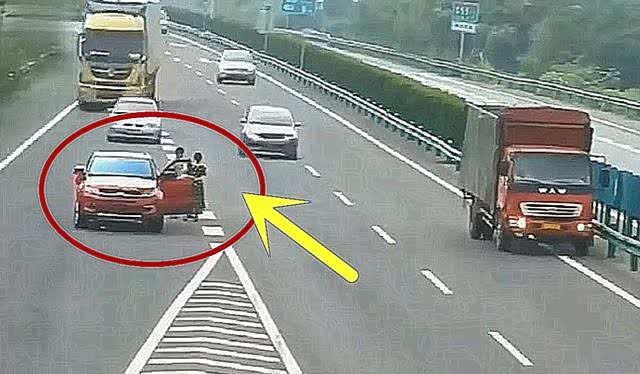 下高速时少做这个动作,大概率会被扣分罚款,老司机们都知道