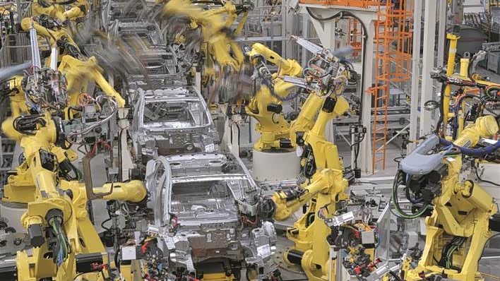 车身结构件以及加强件均属于无法拆卸部件，一旦装配完成就固定死了，不能改动