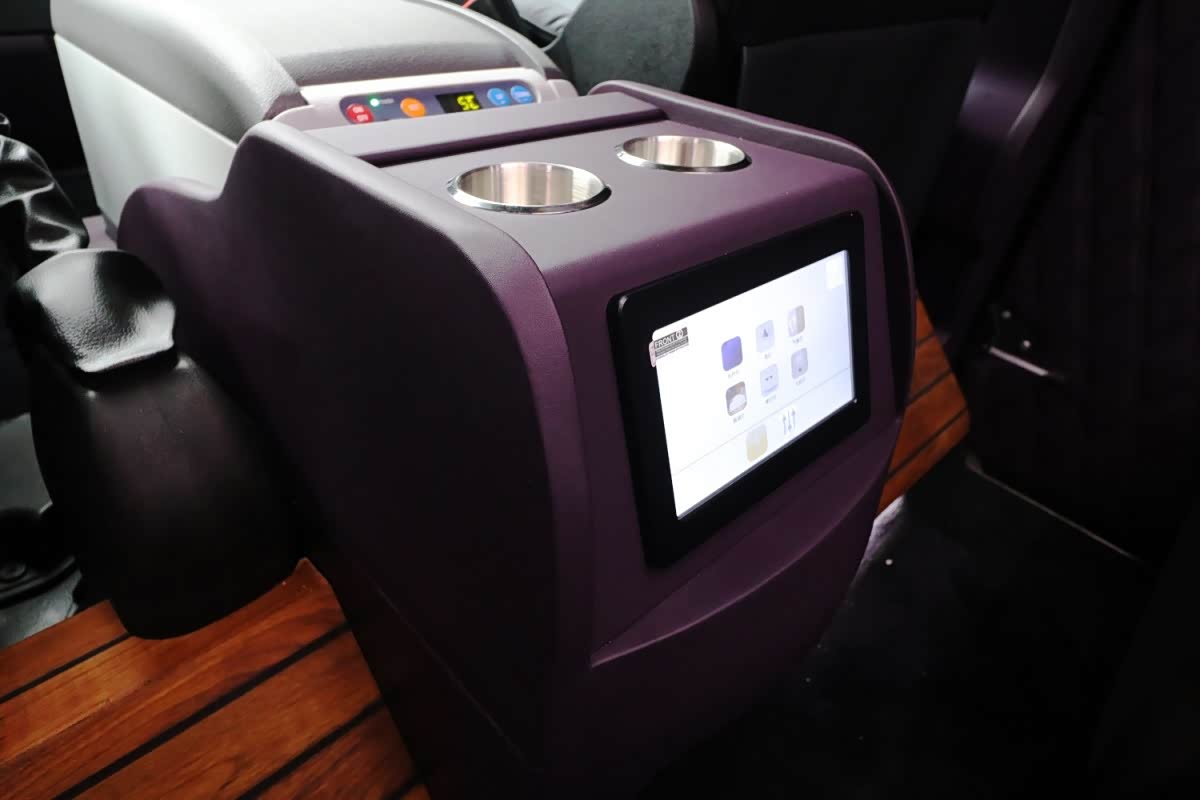 进口依维柯New Daliy 九座豪华商务舱