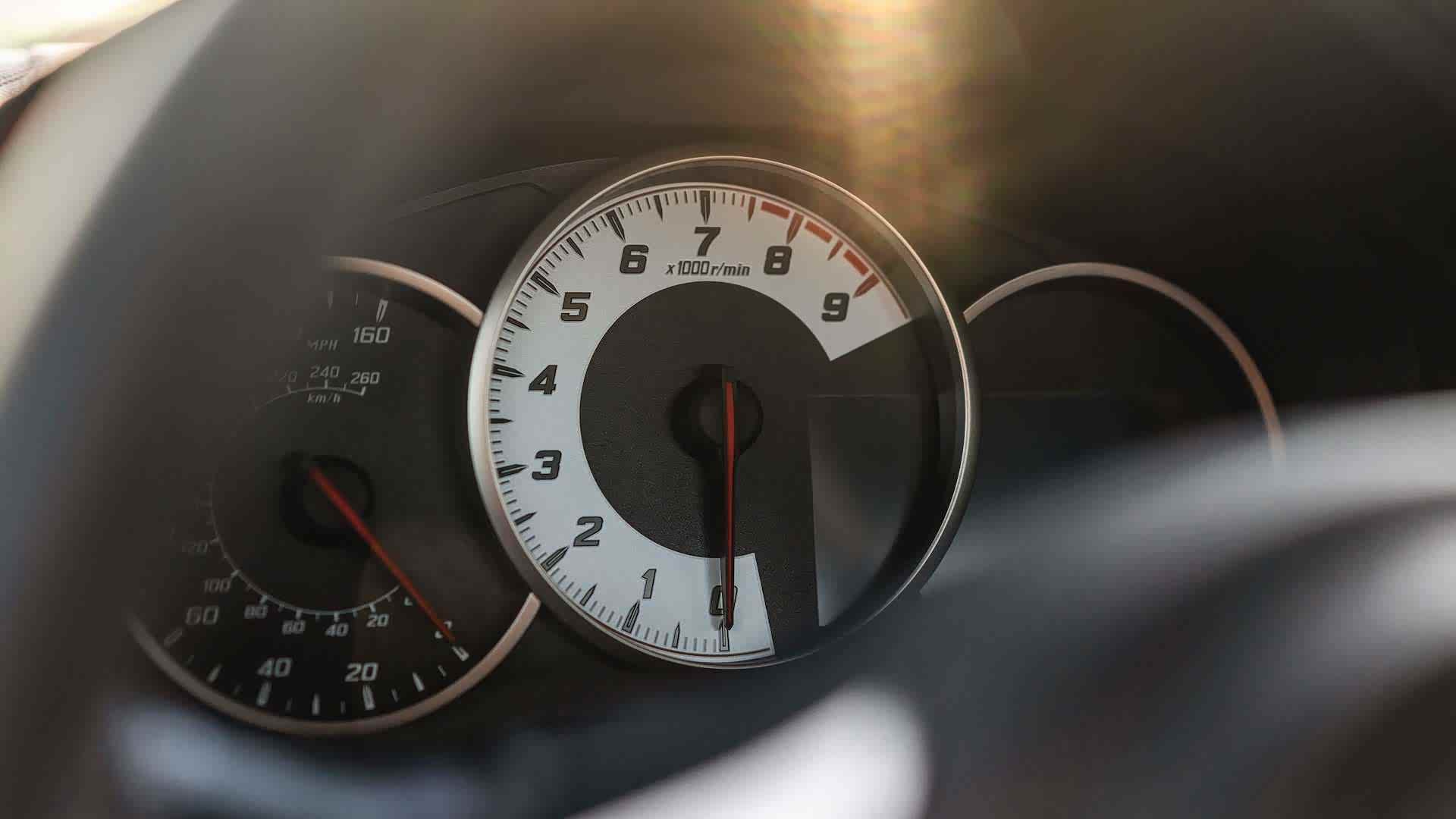 白底转速表中置