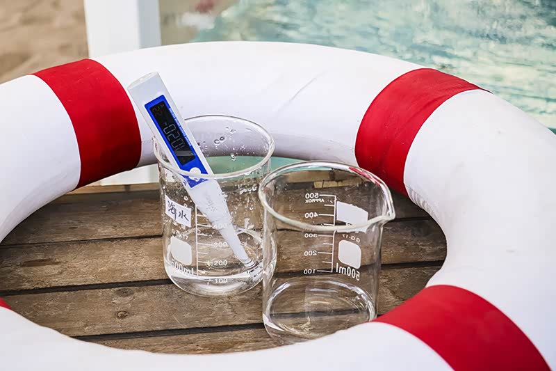 ▲ 经过验证，不断喷淋的液体是正经的海水