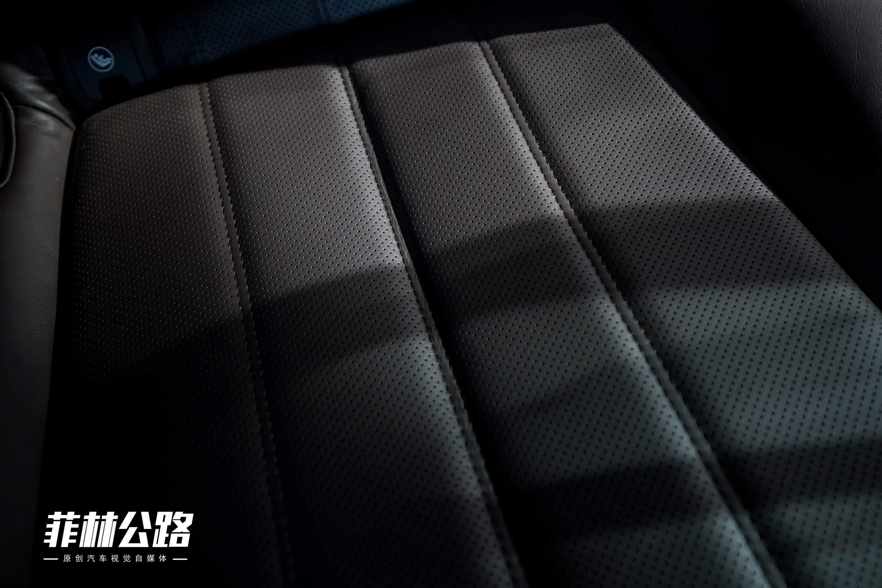 2020款 2.5L 蓝天至尊版