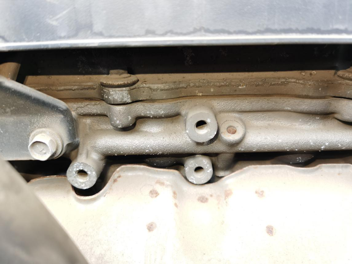 气门室盖垫无任何漏油痕迹