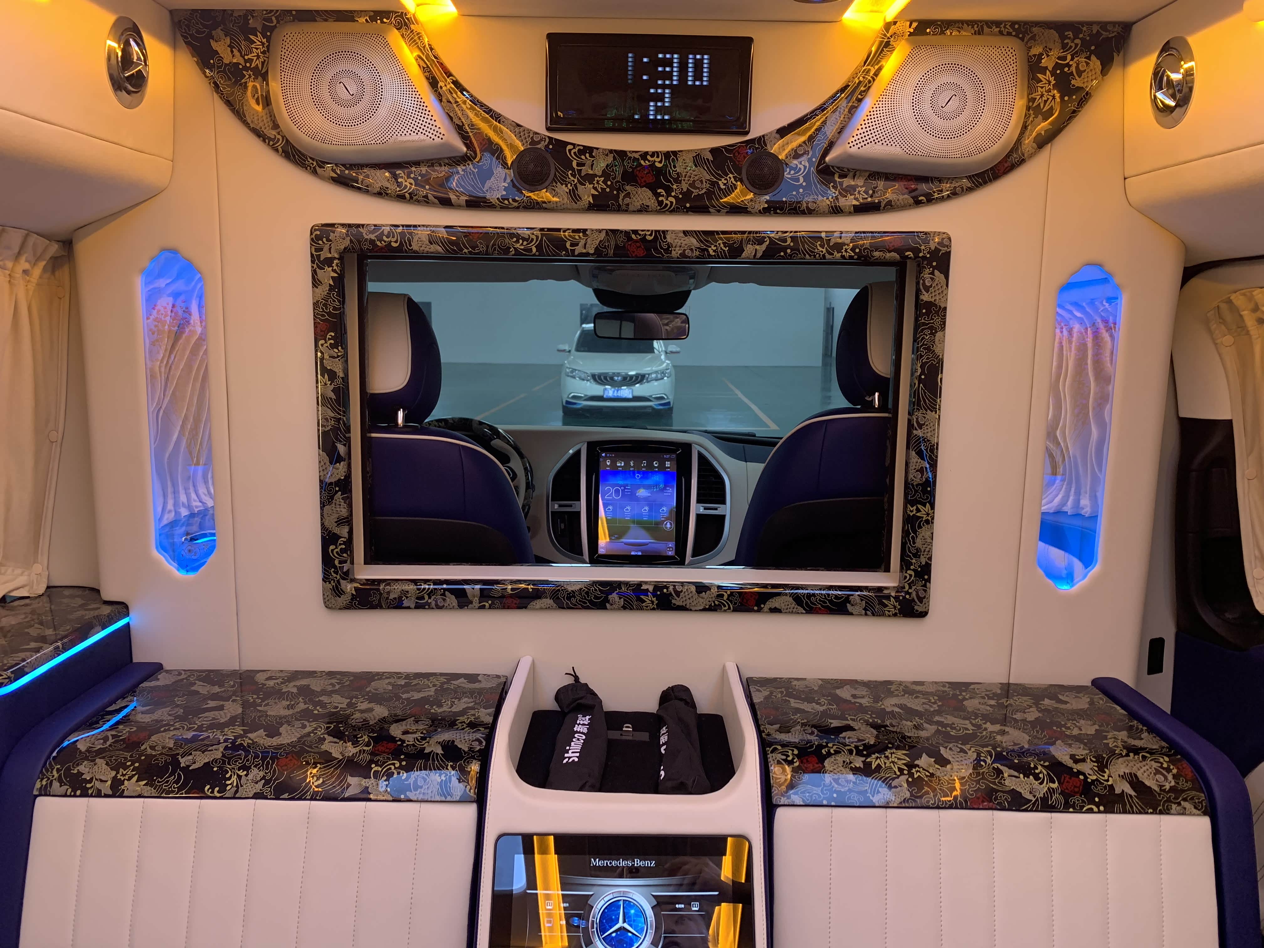 后舱往前方的视线