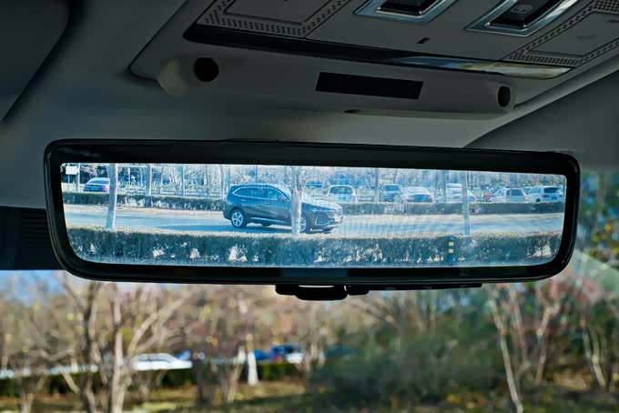 内饰科技氛围（3分）