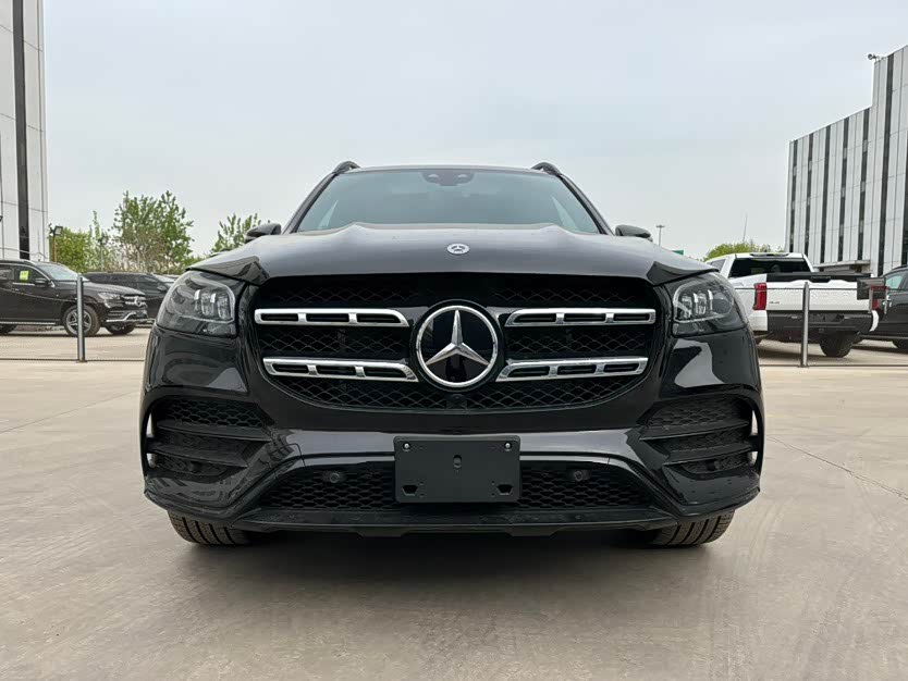 外观区别：AMG暗夜包