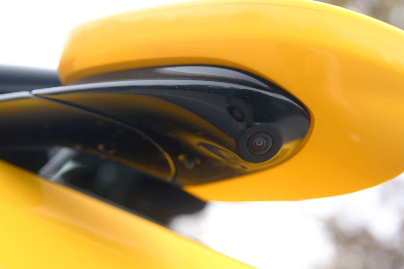 装备了360环视后， 后视镜会有一个集成的摄像头