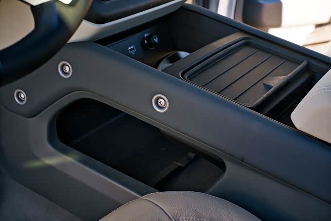 内饰细节设计与材质（5分）