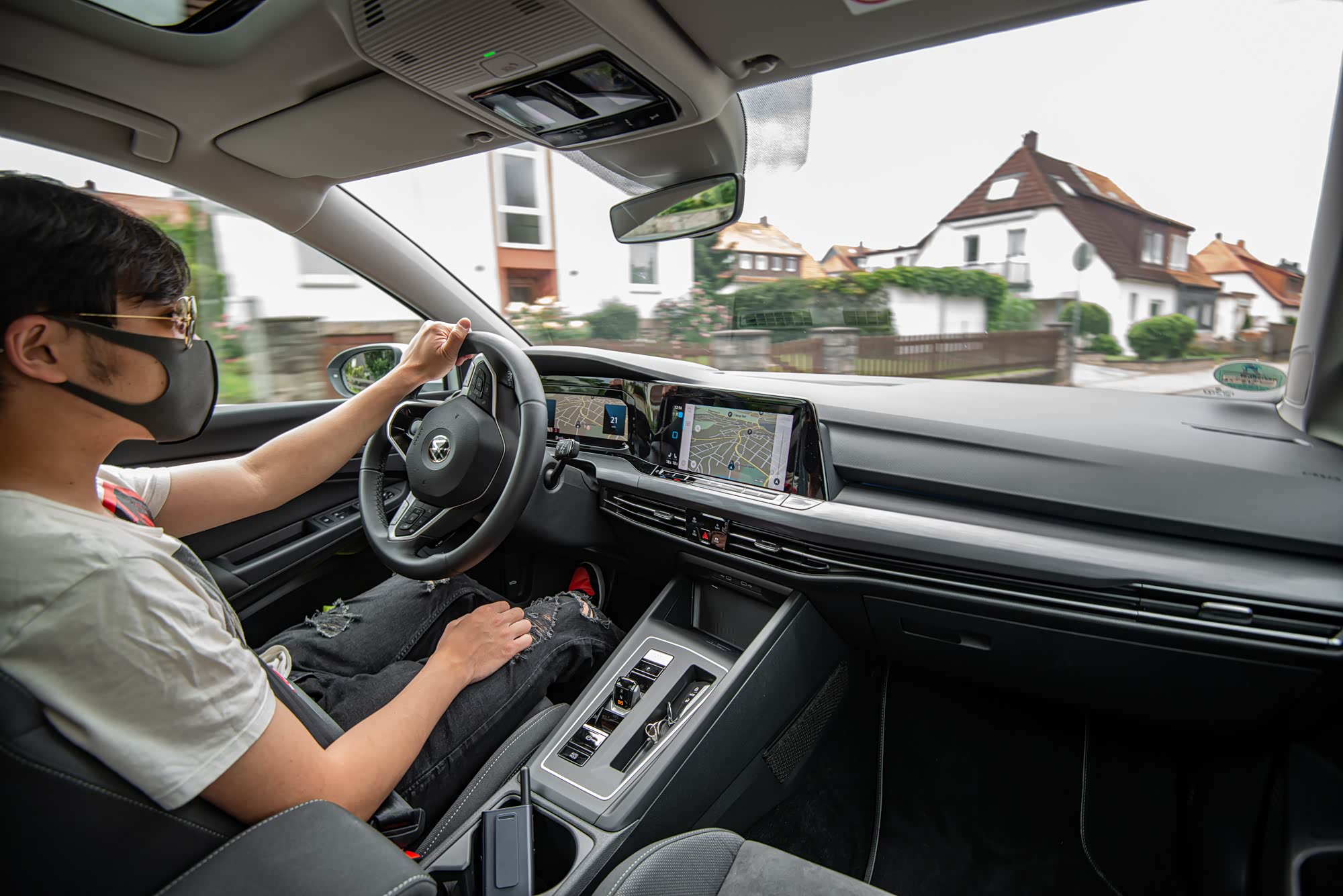 在中低速下，48V系统的混合制动做得并不够完美