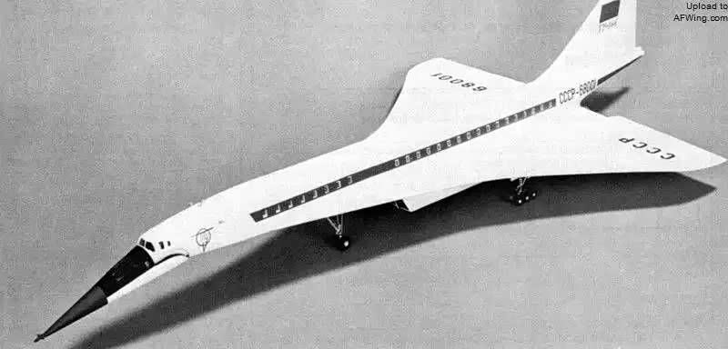 在1965年巴黎航展上发布的图-144模型