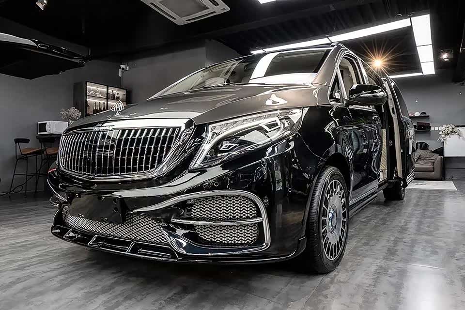 奔驰豪华七座隔断商务车