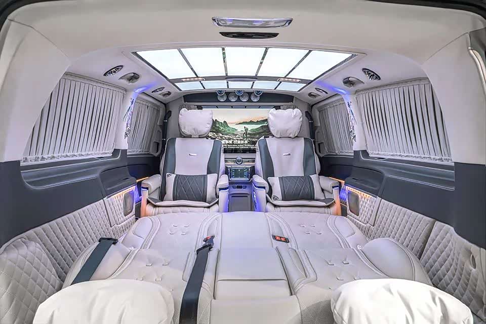 奔驰豪华七座隔断商务车