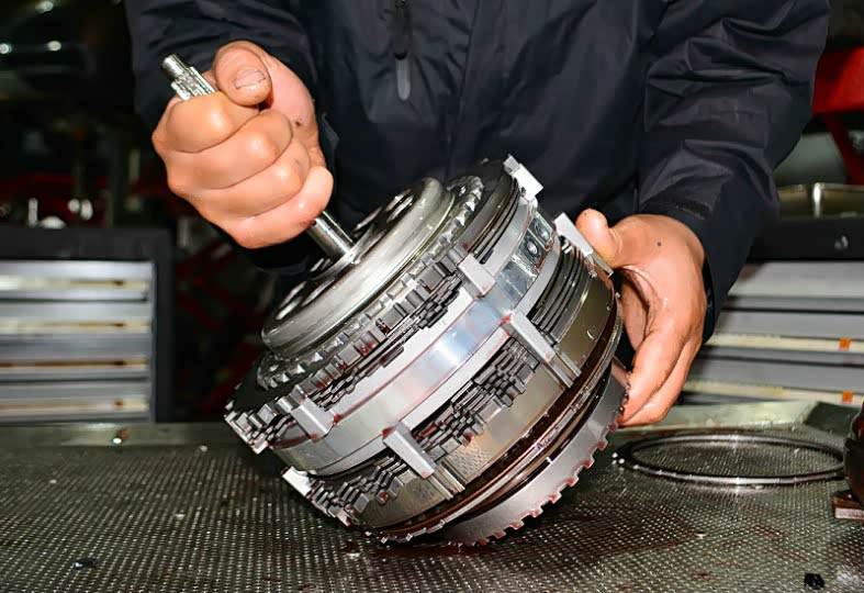 传动总成，是换挡操作的主要地方