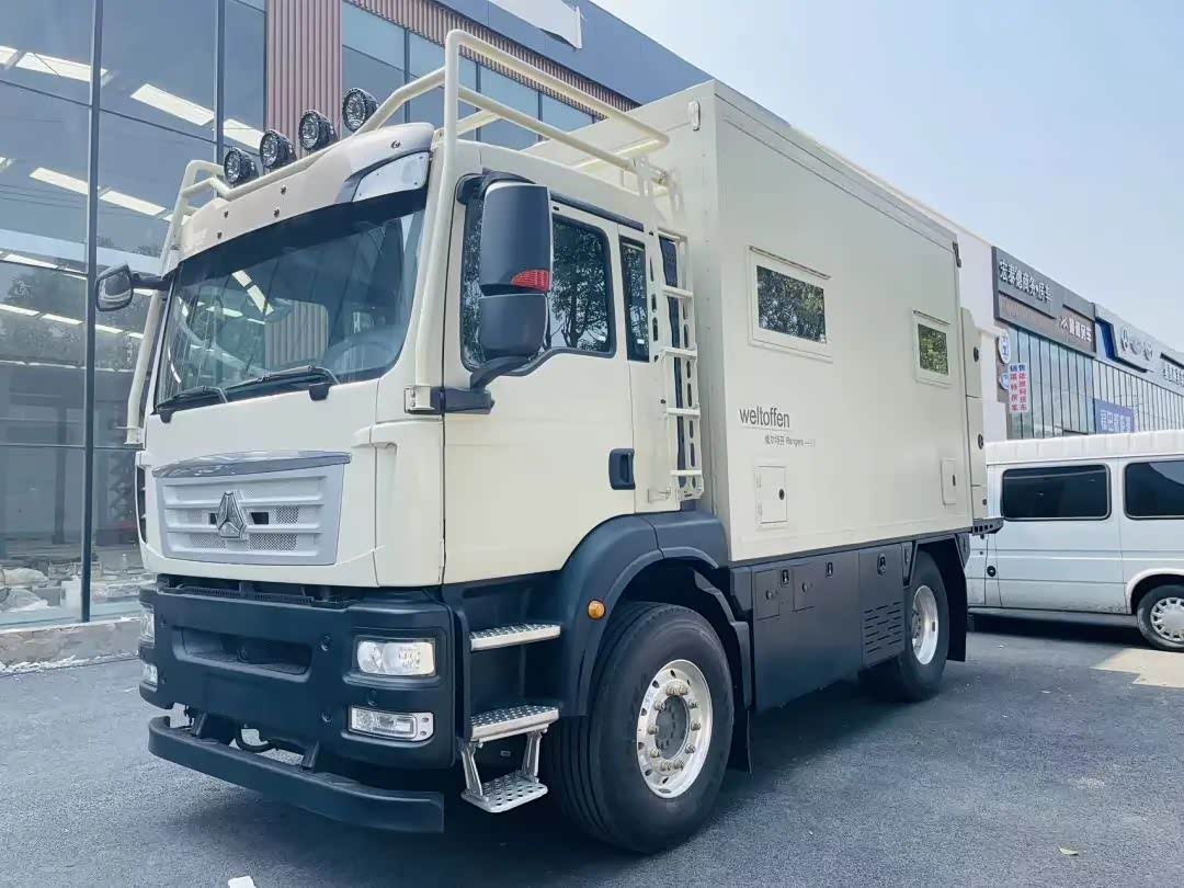 重汽汕德卡房车