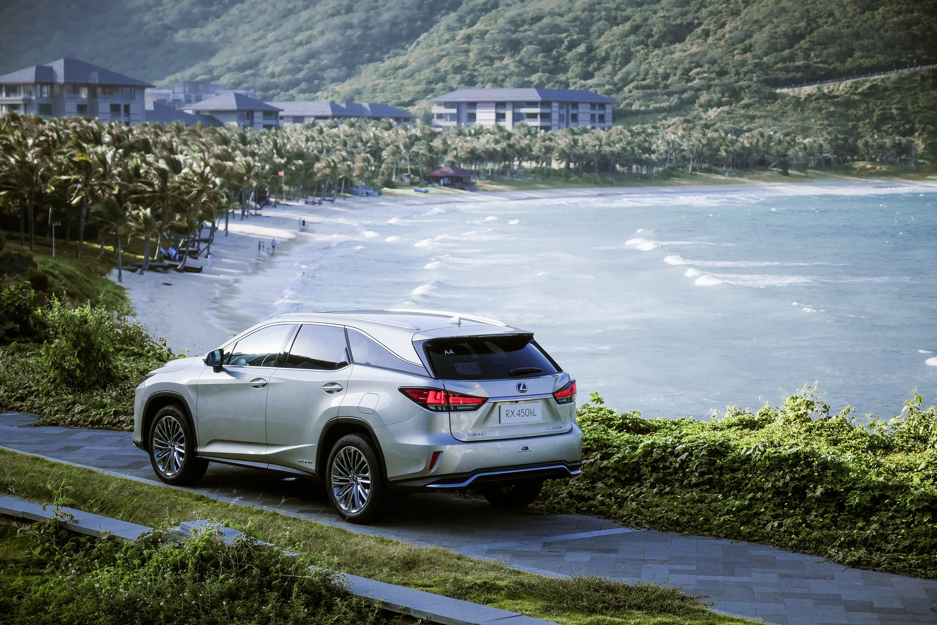 雷克萨斯新RX450hL
