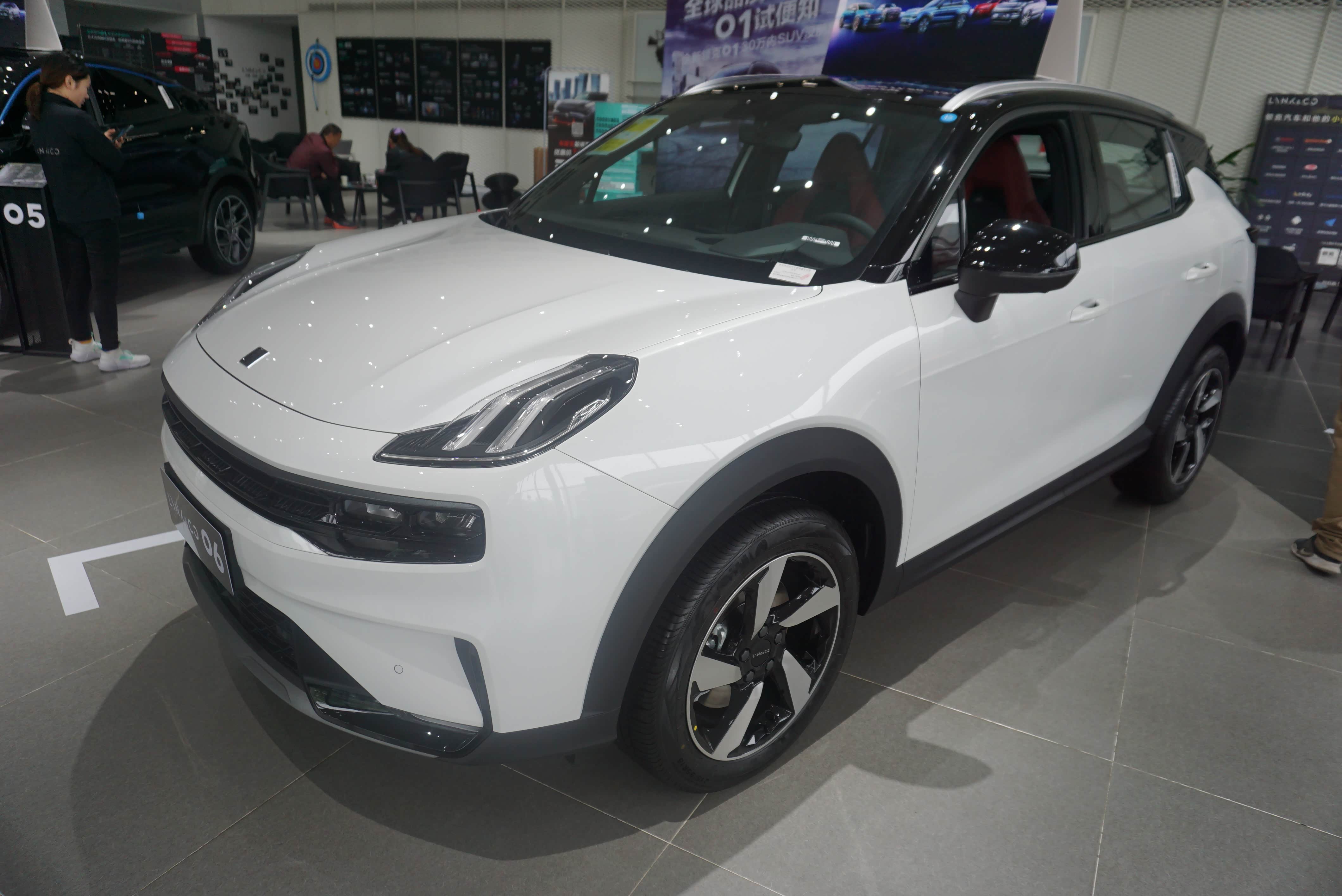 2020款领克06直降5000元,外观年轻时尚,空间运动,你会考虑吗?