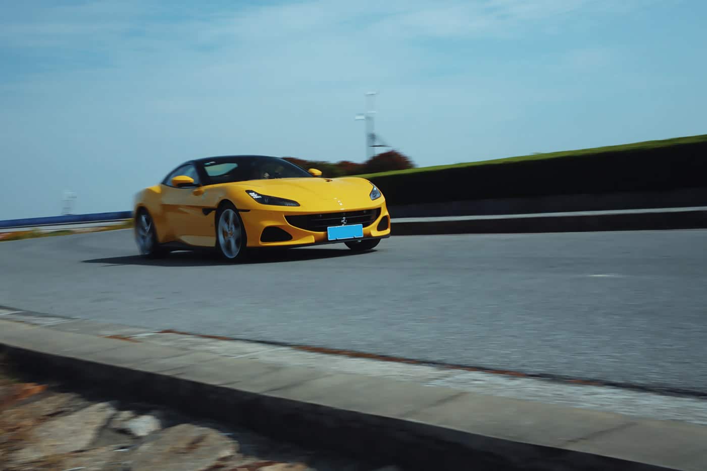 文明试车， 后轮不要冒烟