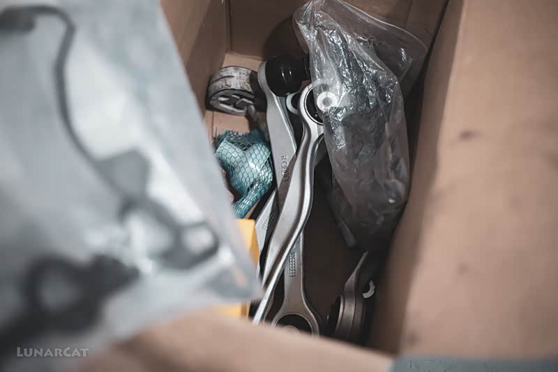 (图：车主采购的摆臂)