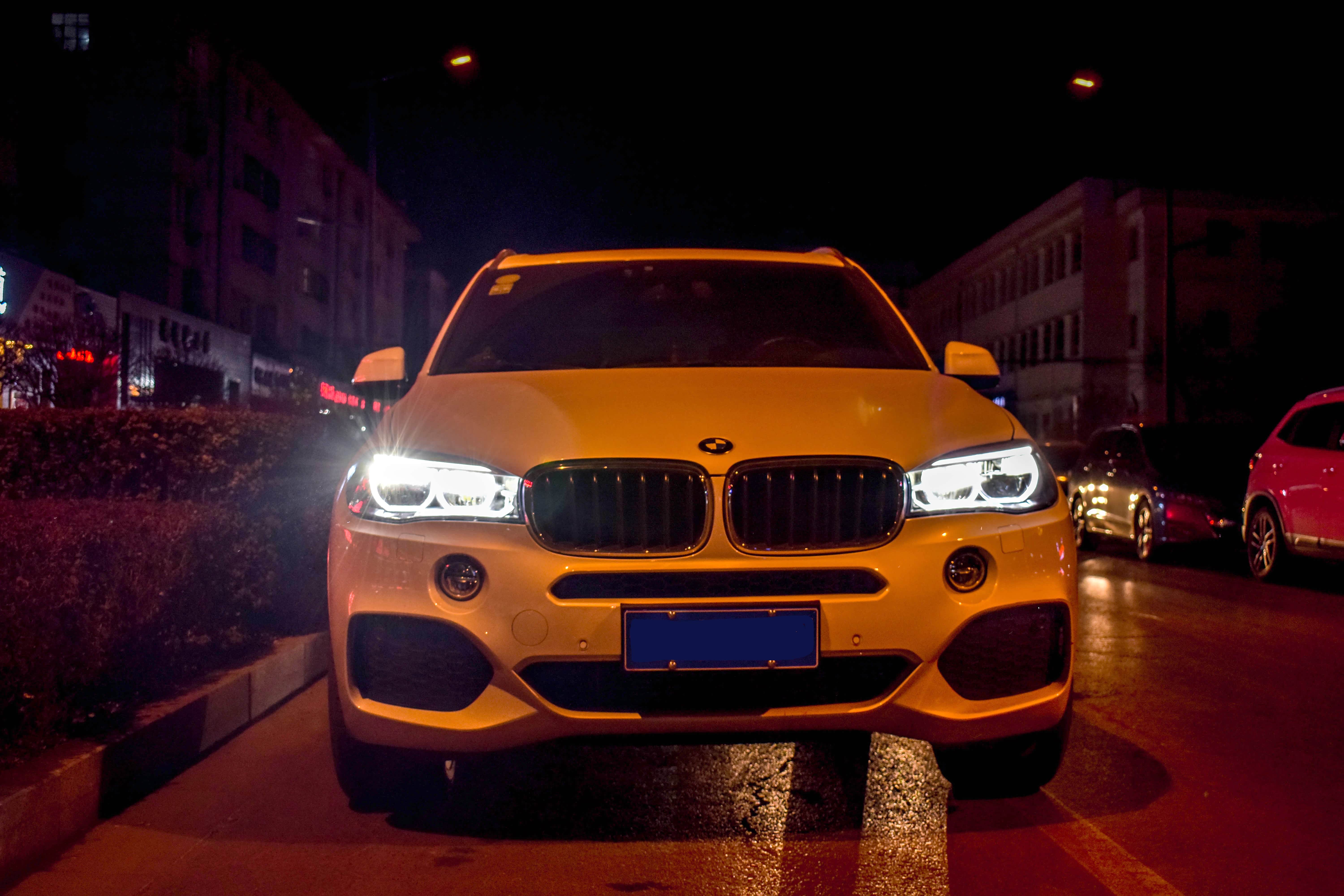 停到路边，挺帅！