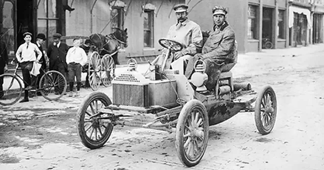 1904年，别克的第一款车型Model B诞生