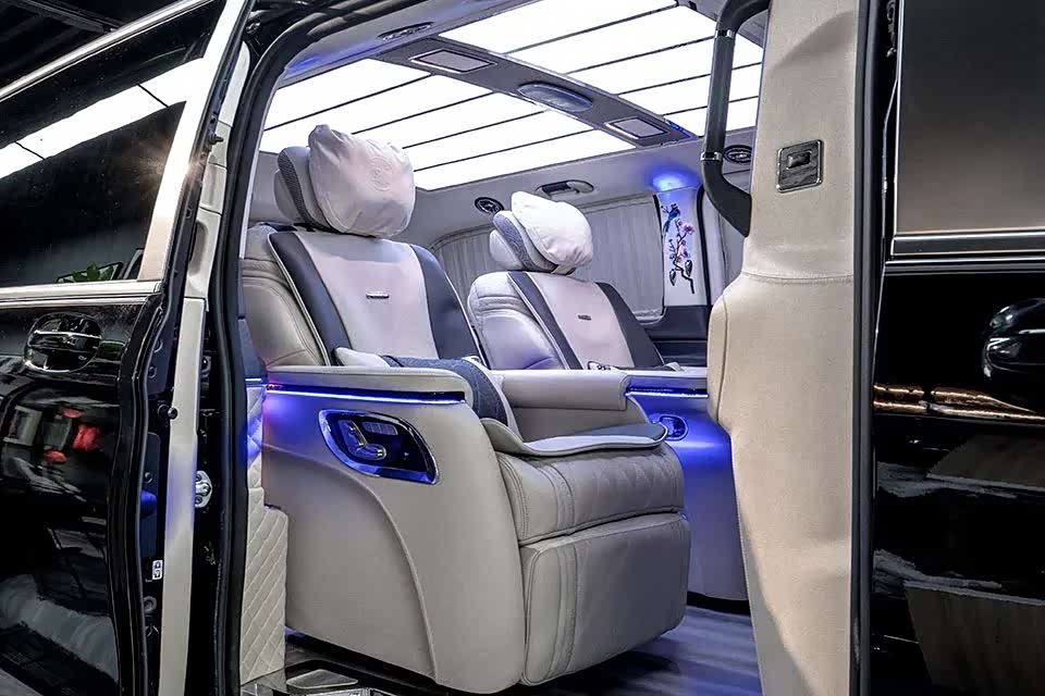奔驰豪华七座隔断商务车