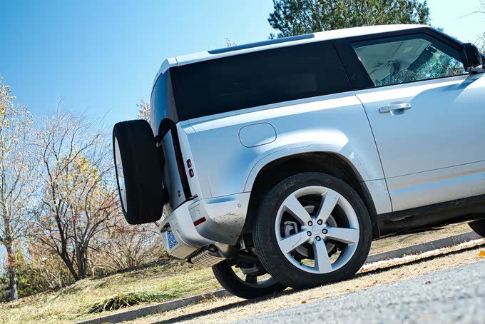 价格区间、竞品比较（3分）