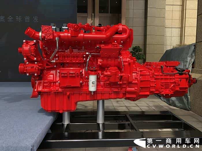 康明斯15升国六天然气发动机