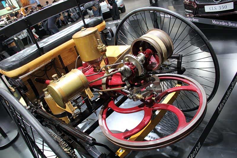 斯图加特市的奔驰汽车博物馆里的“奔驰1号”。