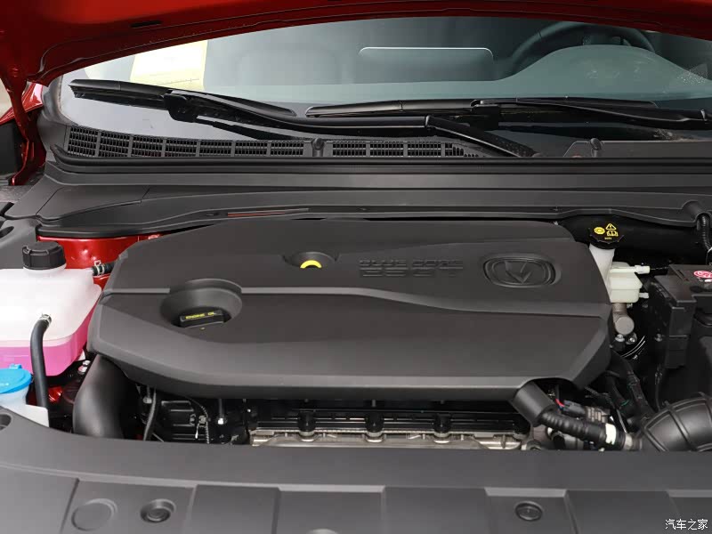 搭载的1.5T发动机最大功率156马力，峰值扭矩225牛·米，动力远超那些1.5、1.6L合资产品