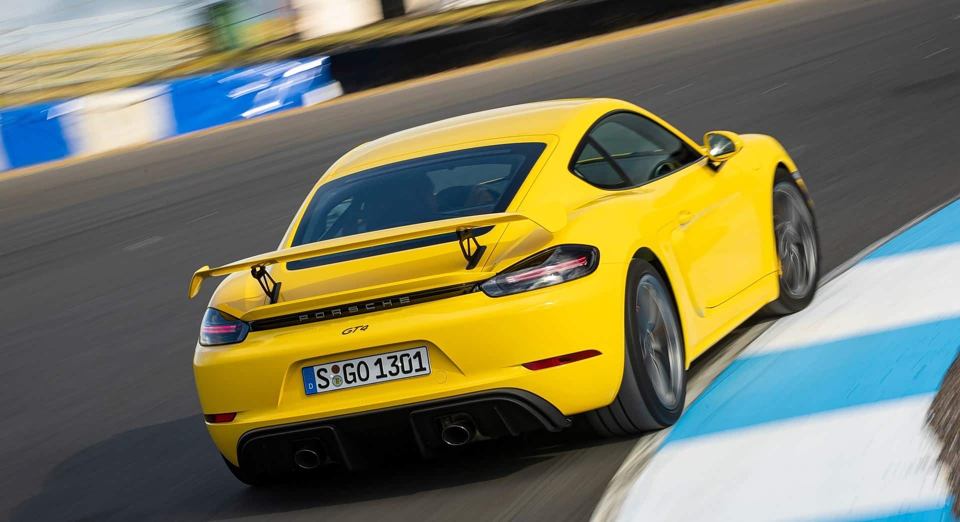  718 Cayman GT4   