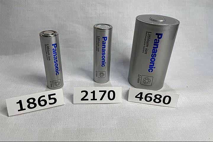 特斯拉4680电池比以往款体积大一点，性能强了不止一点