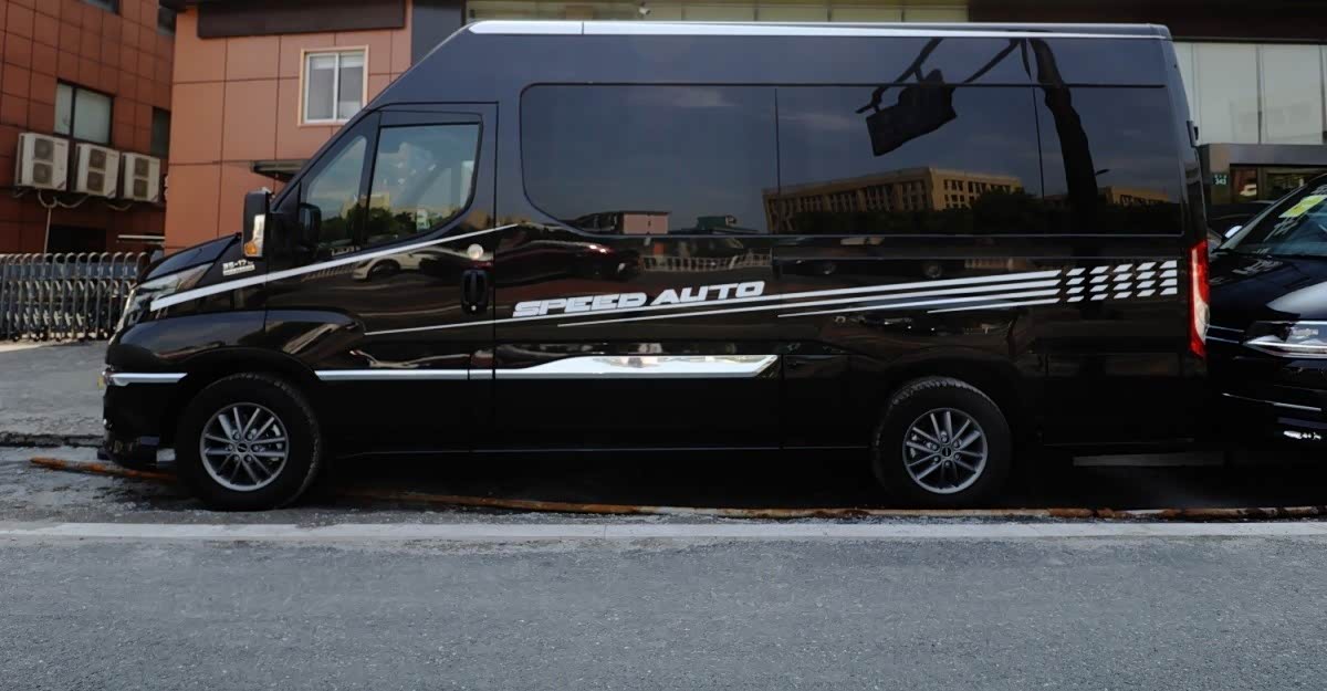 进口依维柯New Daliy 九座豪华商务舱