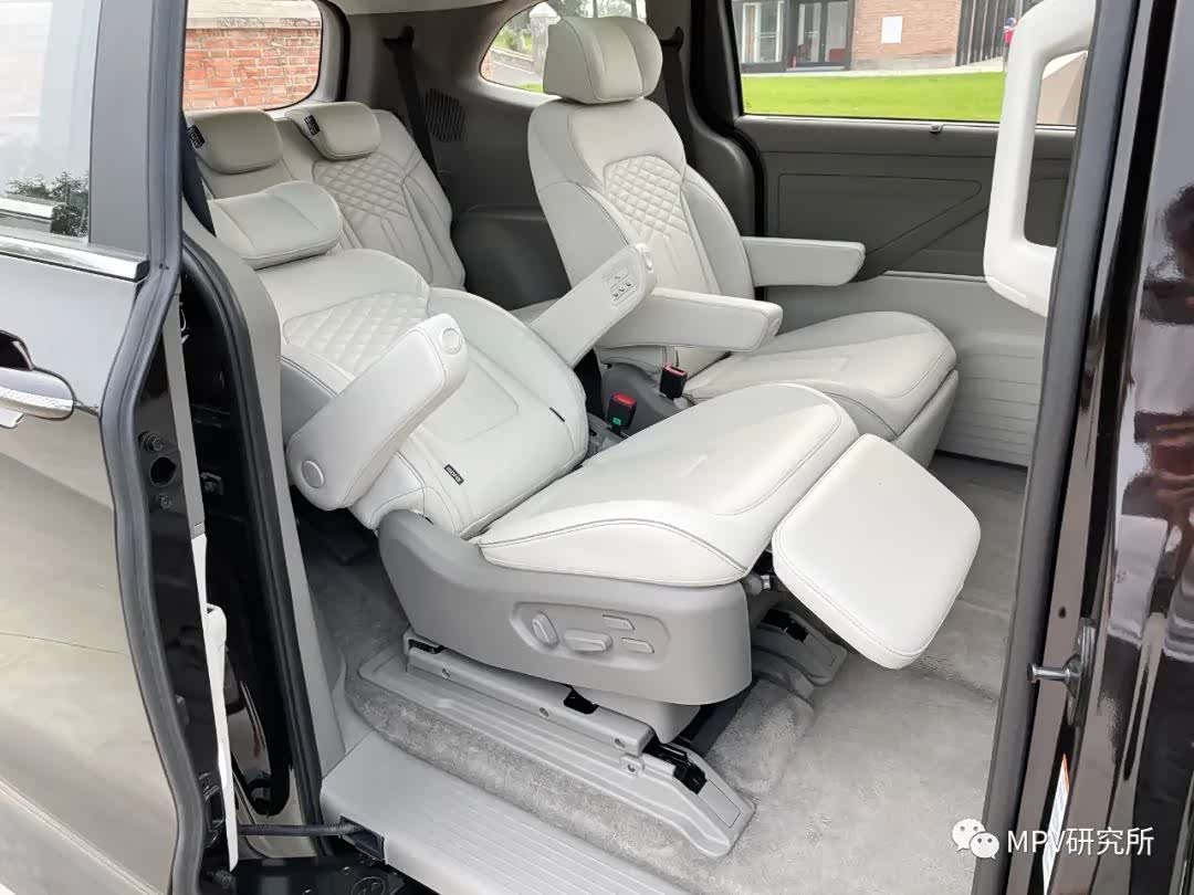 ↑ “零重力座椅”这个角度确实挺舒服的