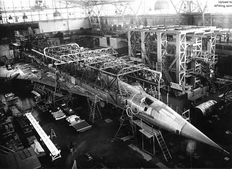 图-144机身静力测试